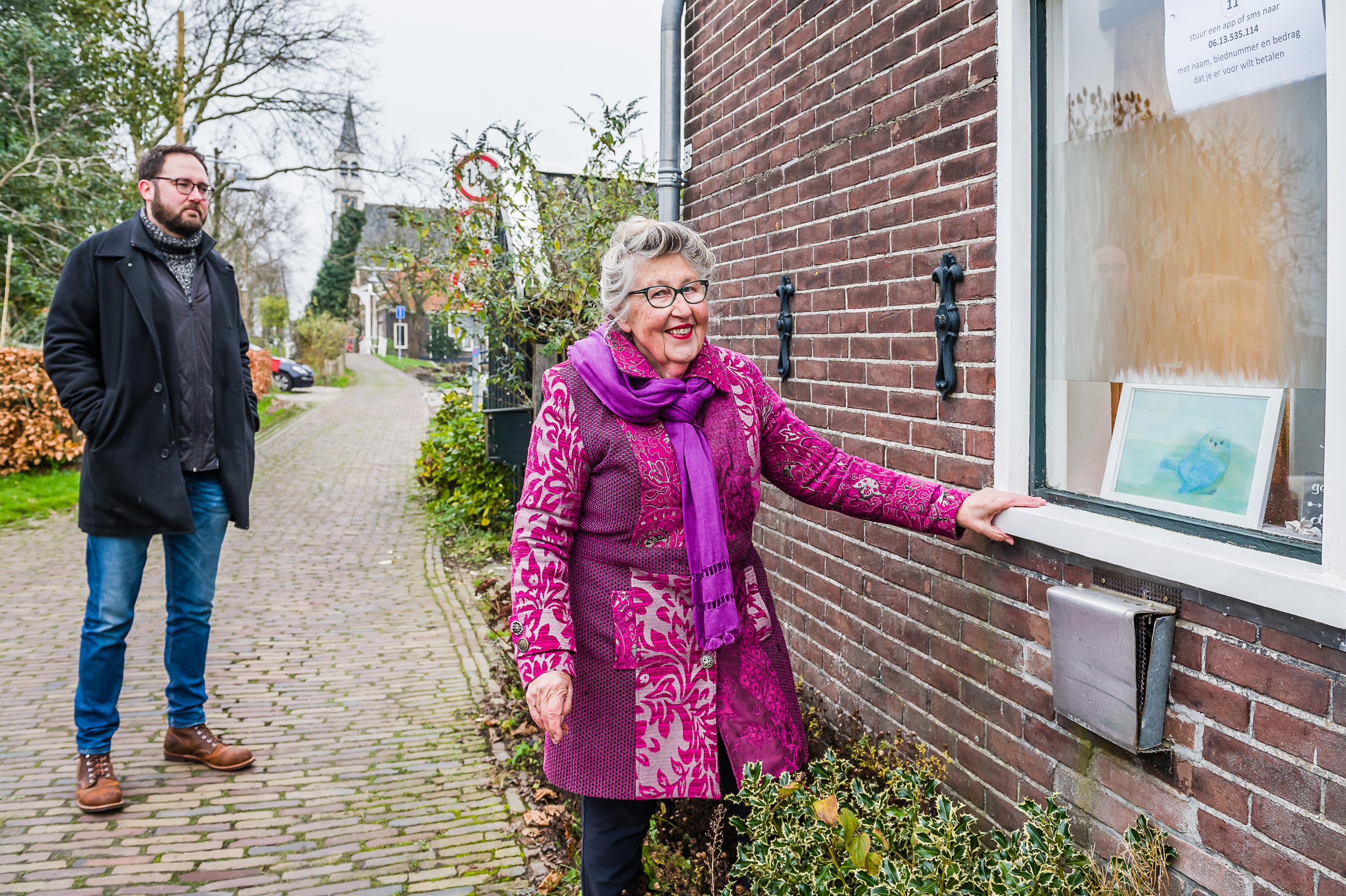 ’Schattig vogeltje’ levert eerste geld op voor dorpshuis Watergang; Creatief in coronatijd: kunstexp